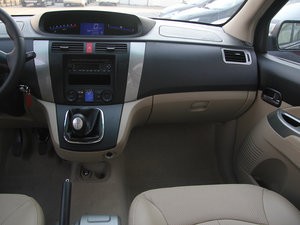 2012款1.6L 手动尊享版 中控区