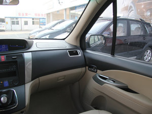 2012款1.6L 手动尊享版 中控区
