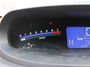 2012款LV 1.5L AMT豪华版 中控区