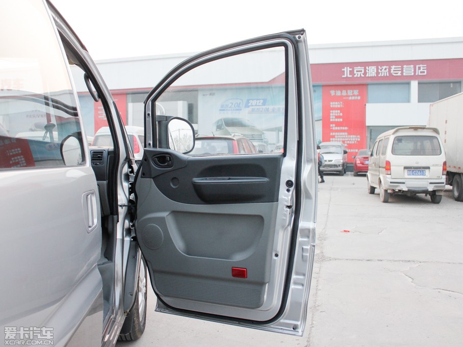 2013������ M3 1.6L �ք����m��