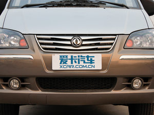 2013款M3 1.6L 手动舒适版 中网