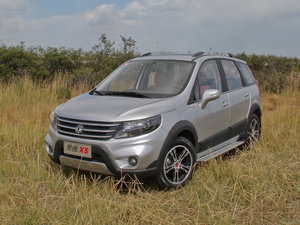 2013款1.8T 手动尊贵型 左前45度