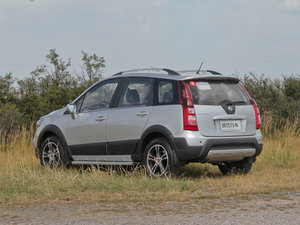 2013款1.8T 手动尊贵型 左后45度