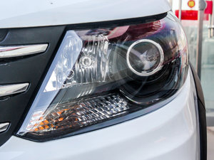 2013款1.6L 手动尊享型 国IV 大灯