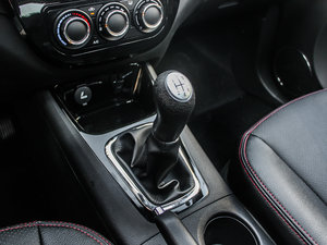 2013款1.6L 手动尊享型 国IV 换挡杆