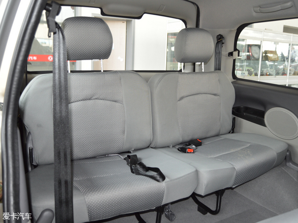 東風風行2015款菱智