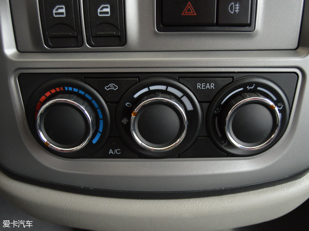 東風風行2015款菱智