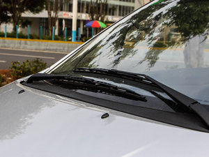 2015款M5 Q3 2.0L 7座长轴豪华型 雨刷