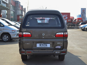 2015款V3 1.5L 7座标准型 国IV 正后	