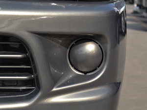 2015款V3 1.5L 7座标准型 国IV 前雾灯