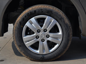 2015款V3 1.5L 7座标准型 国IV 轮圈