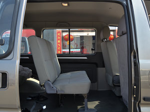 2015款V3 1.5L 7座标准型 国IV 后排空间