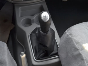 2015款V3 1.5L 7座标准型 国IV 换挡杆