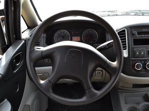 2015款V3 1.5L 7座标准型 国IV 方向盘