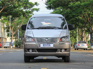 2015款V3 1.5L 7座豪华型 国IV 正前
