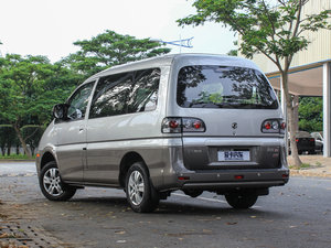 2015款V3 1.5L 7座豪华型 国IV 左后45度