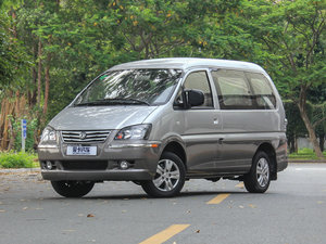 2015款V3 1.5L 7座豪华型 国IV 左前45度
