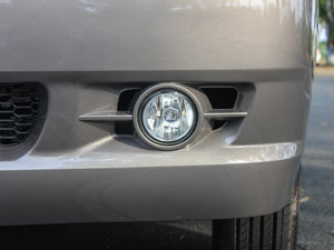 2015款V3 1.5L 7座豪华型 国IV 前雾灯