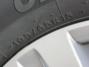 2015款V3 1.5L 7座豪华型 国IV 轮胎尺寸