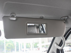 2015款V3 1.5L 7座豪华型 国IV 遮阳板（左）