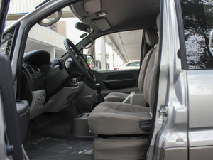 2015款V3 1.5L 7座豪华型 国IV 前排空间