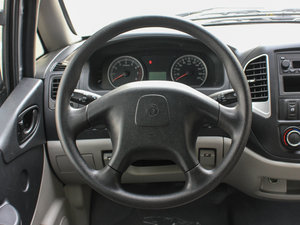 2015款V3 1.5L 7座豪华型 国IV 方向盘
