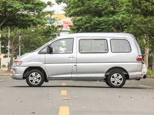 2015款V3 1.5L 7座标准型 国V 正侧（左）