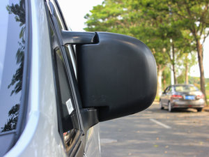 2015款V3 1.5L 7座标准型 国V 后视镜