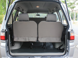 2015款V3 1.5L 7座标准型 国V 行李厢空间