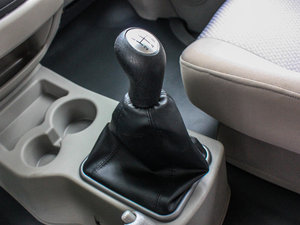 2015款V3 1.5L 7座标准型 国V 换挡杆