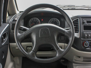 2015款V3 1.5L 7座标准型 国V 方向盘