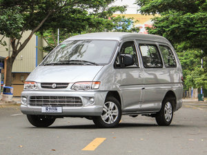 2015款V3 1.5L 7座标准型 国V 左前45度