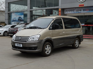 2015款M3 1.6L 7座舒适型 左前45度