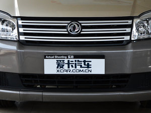 2015款M3 1.6L 7座舒适型 中网
