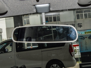 2015款M3 1.6L 7座舒适型 车内后视镜