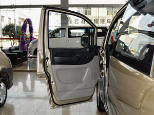 2015款M3 1.6L 7座舒适型 驾驶位车门