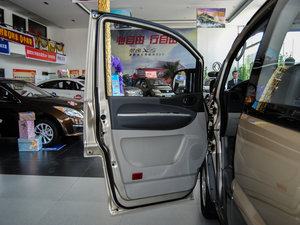 2015款M5 Q3 2.0L 7座短轴豪华型 驾驶位车门