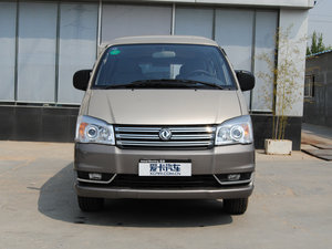 2015款M5 Q3 2.0L 7座长轴舒适型 正前