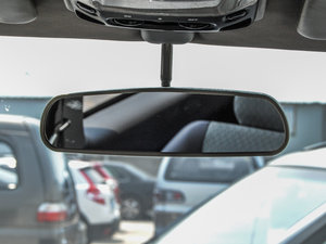 2015款M5 Q3 2.0L 7座长轴舒适型 车内后视镜