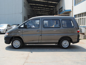 2015款V3 1.5L 5座特供版 国IV 正侧（左）