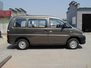 2015款V3 1.5L 5座特供版 国IV 整体外观