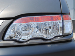 2015款V3 1.5L 5座特供版 国IV 大灯