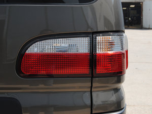 2015款V3 1.5L 5座特供版 国IV 尾灯