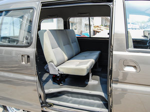 2015款V3 1.5L 5座特供版 国IV 后排空间