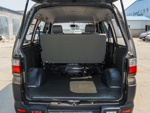 2015款V3 1.5L 5座特供版 国IV 行李厢空间