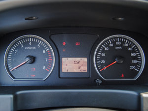 2015款V3 1.5L 5座特供版 国IV 仪表