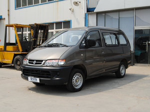 2015款V3 1.5L 5座特惠版 国IV 左前45度