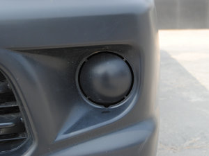 2015款V3 1.5L 5座特惠版 国IV 前雾灯