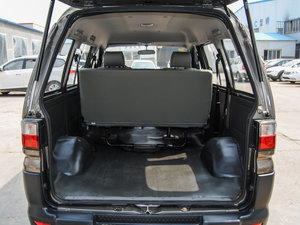 2015款V3 1.5L 5座特惠版 国IV 行李厢空间