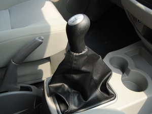 2015款V3 1.5L 5座特惠版 国IV 换挡杆
